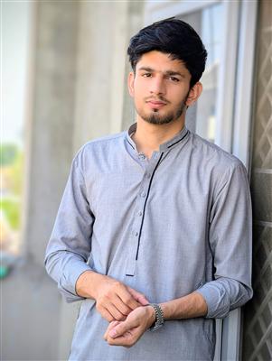 Asad Farooq, founder and web developer of Live Gold Price Calculator